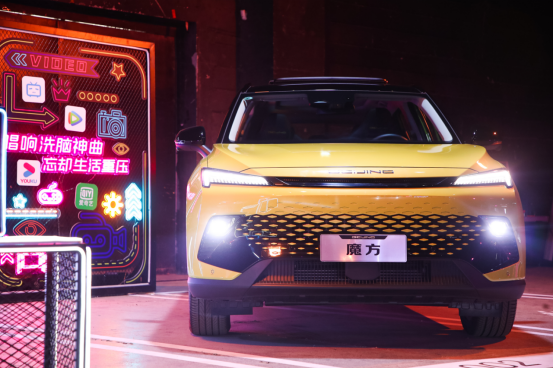 同为十万级Z世代座驾，为何北汽魔方比欧尚Z6受宠？